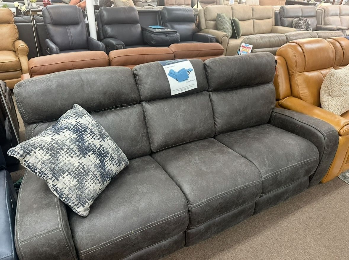 Recliner couch - like new, steel frame, great quality