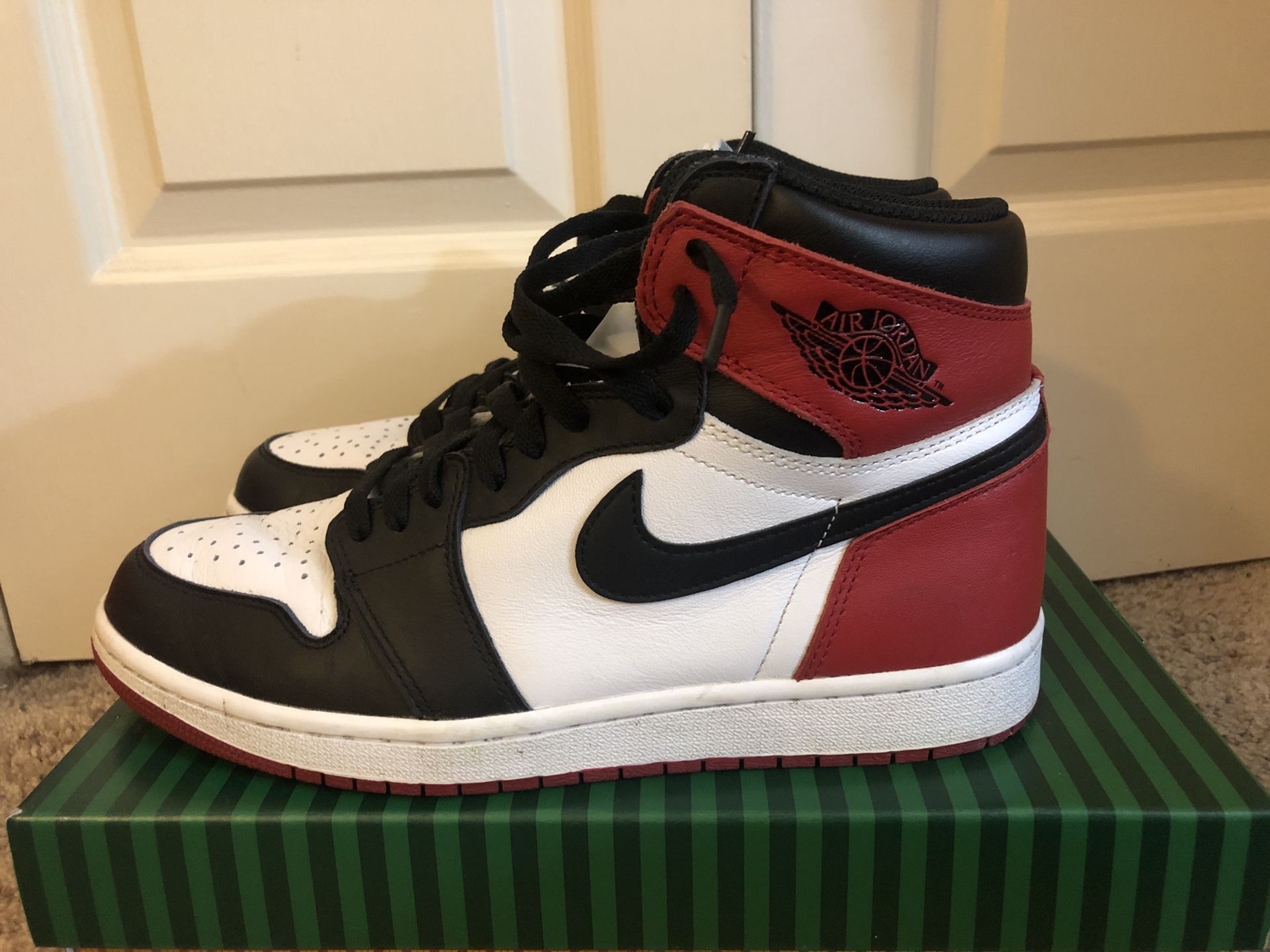 Jordan 1 Black Toe 2016 Size 9.5 (No Box)