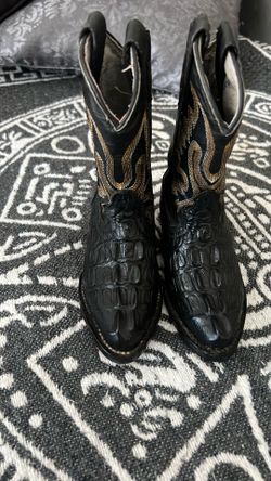 Toddler  size6/7 Black  Leather alligator style Boots