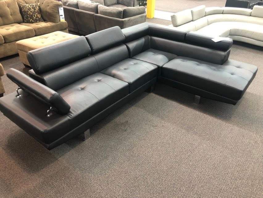 New Black Sectional Couch ! Free Delivery 🚚! Financing Available!