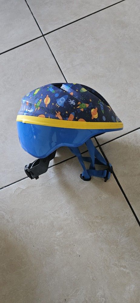 Schwinn Bicycle Helmet TAKING OFFERS