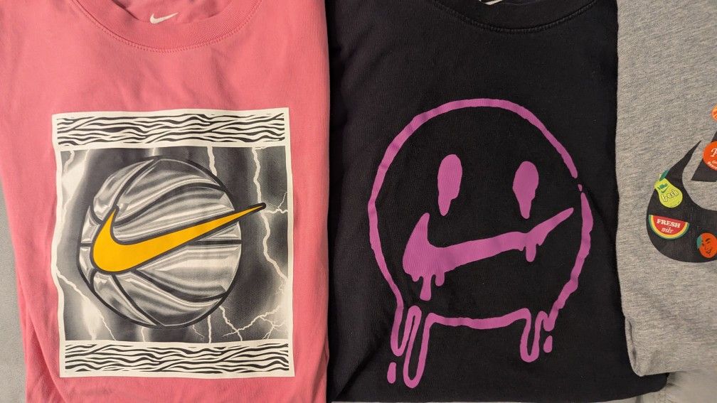 Nike Men's Medium Shirts