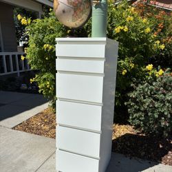 White Modern 6 Drawer Dresser Chest of Drawers Great Condition