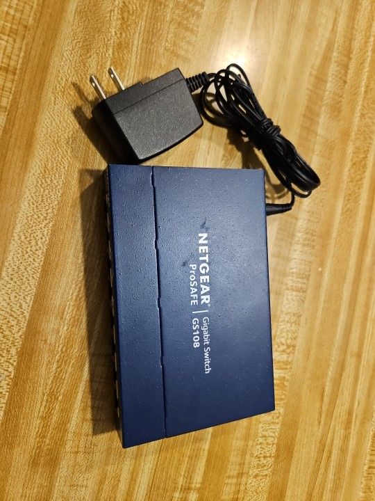 NetGear GS108 ProSafe 8-port Gigabit Switch v4 Unit & Power Cord Works