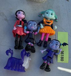 Disney Junior Vampirina Best Friends Figure Set
