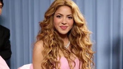 shakira  ( 2 tickets )