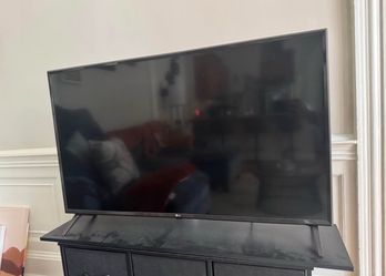 55” LG Smart TV & Remote