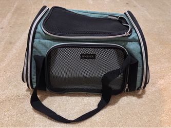 Pet carrier