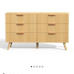 6 Drawer Dresser/ Natural Oak 