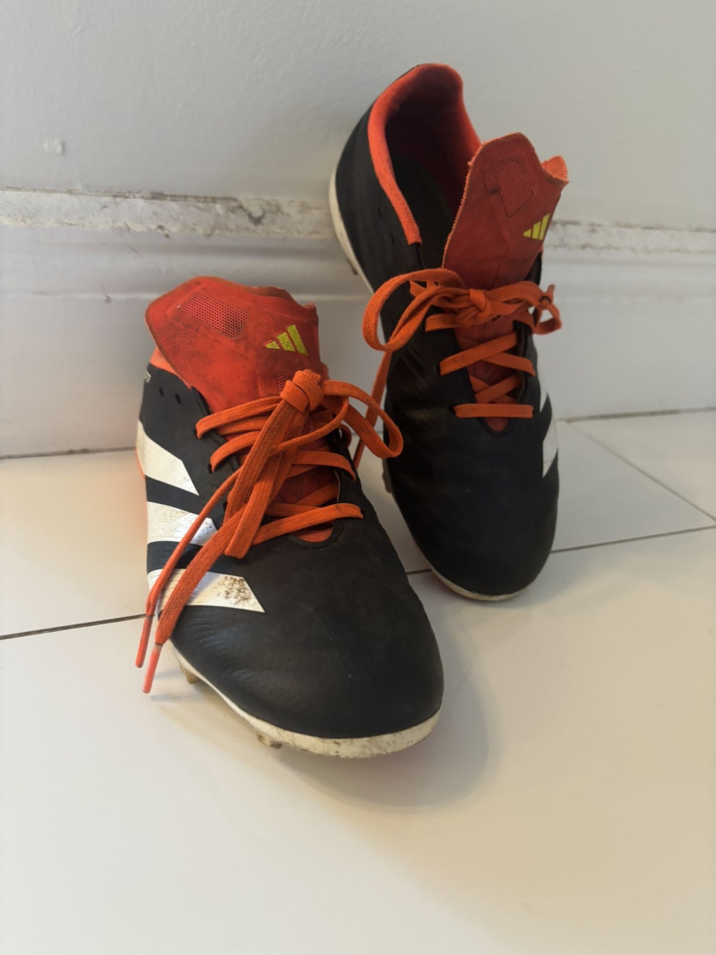 Soccer Cleats - Kids 5.5