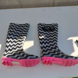 Rain Boots Size 6 Women 