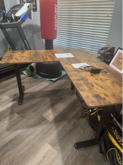 Sit to stand desk