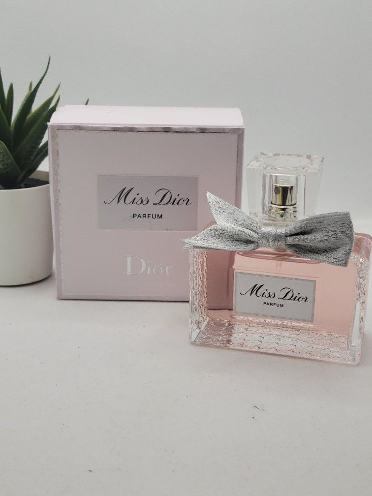 DIOR
Miss Dior Parfum
2.7 fl