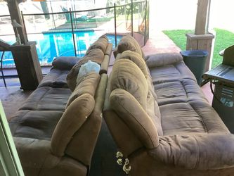 2 Sofas to the trash collection
