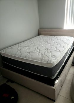 NEW QUEEN PILLOWTOP MATTRESS AND BOX SPRING-2PC