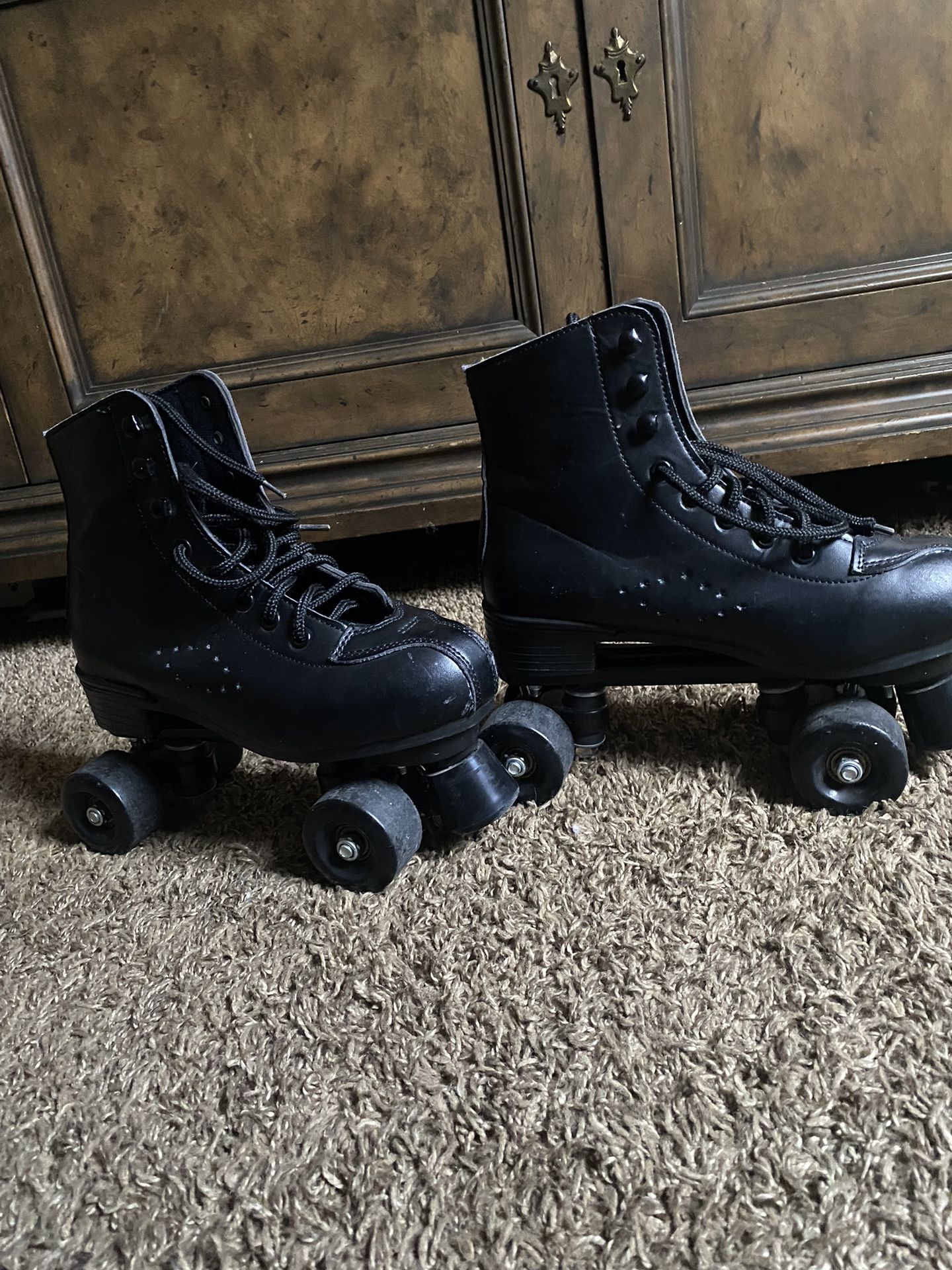 Black Unisex Roller Skates