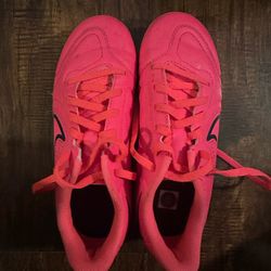 Tiempo Cleats. Kids 1y. 