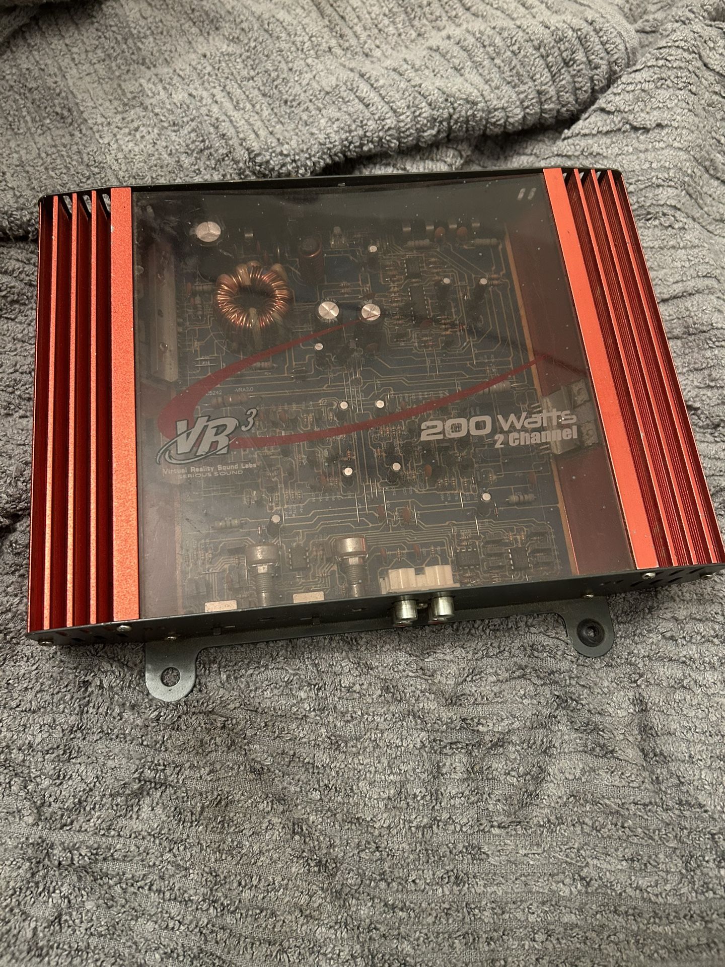 200 Watt VR STEREO AMPLIFIER