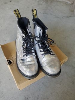 Dr.Martens Silver BOOTS Size 3 YOUTH