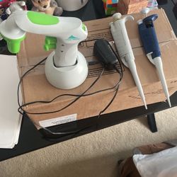 Electronic Pipette Dispenser With 10 mL Serological Pipette Tips (and two Pipettes)