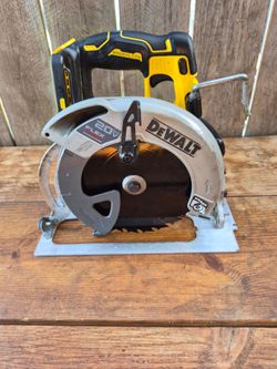 DeWalt 20V Max Brushless Circular Saw