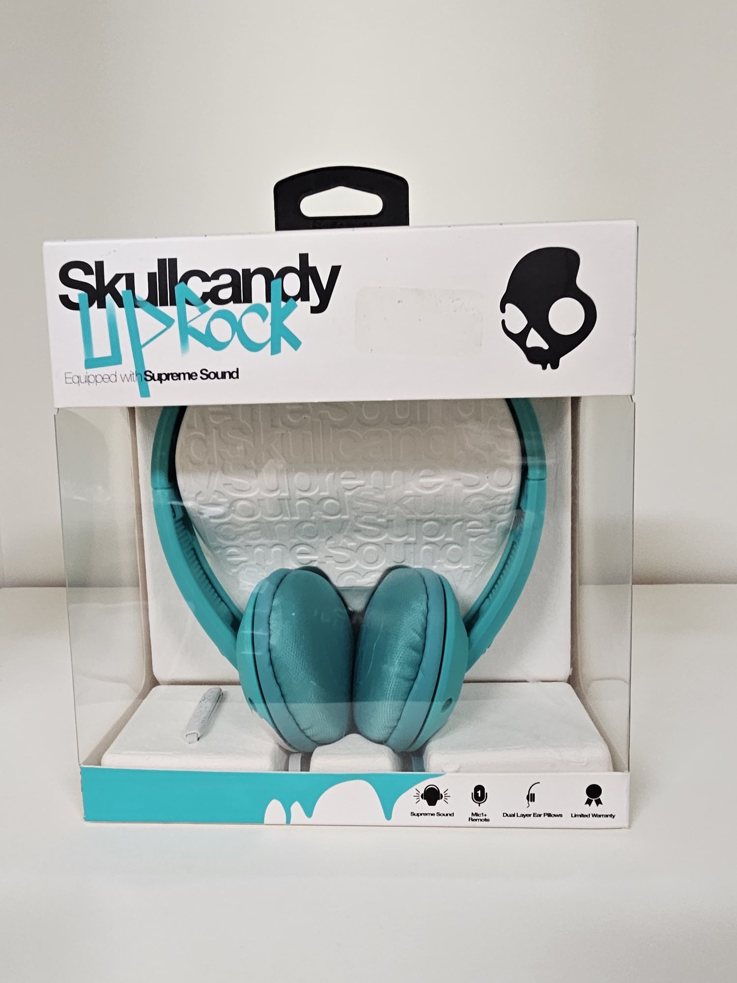 Brand New - Skullcandy Supreme Sound Uprock Corded Mic Headphones in Turquoise