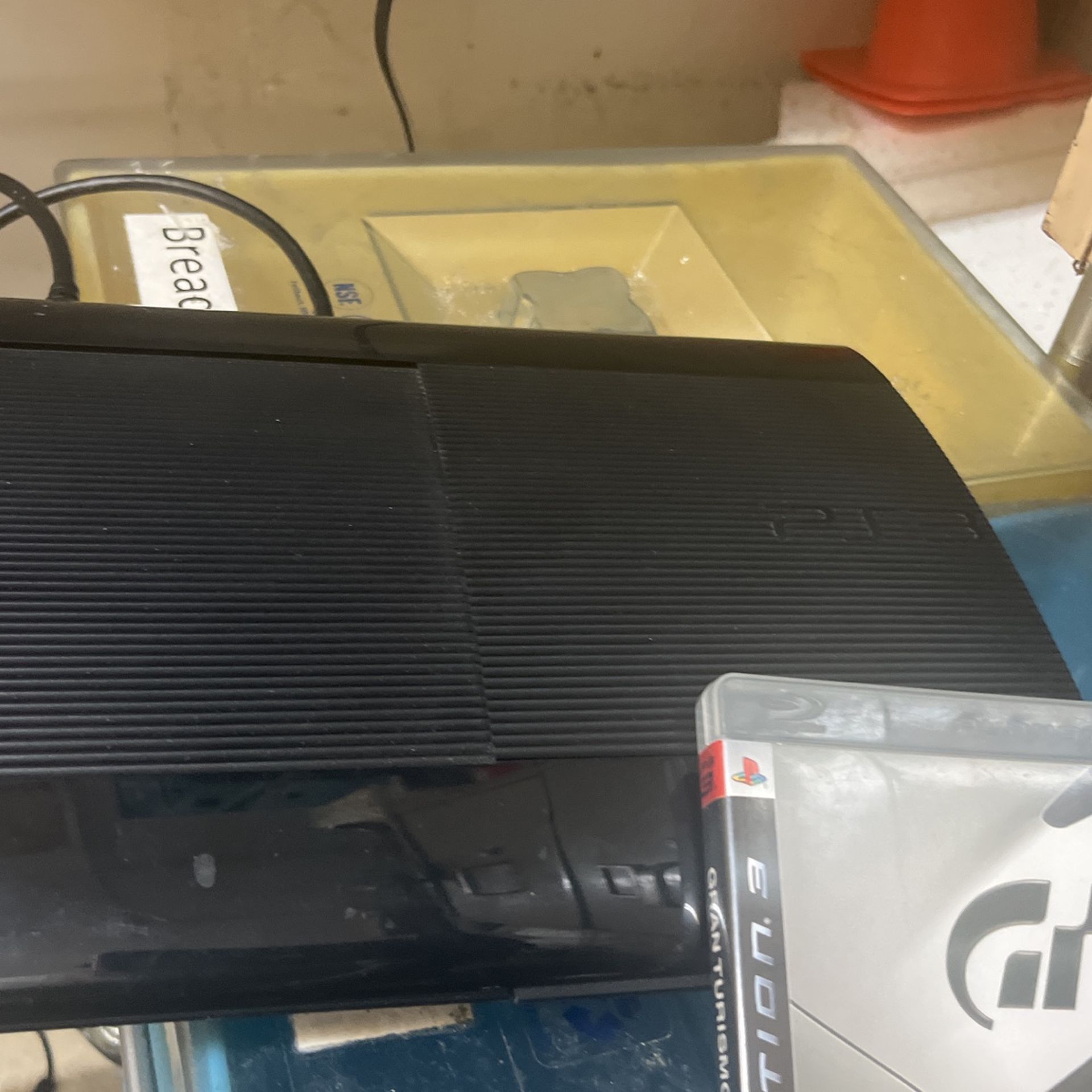 PS3  Super Slim 500 Gig 