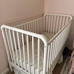 Darling Crib, Best Offer Takes!