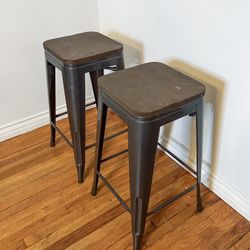 Set Of 2 Barstools 