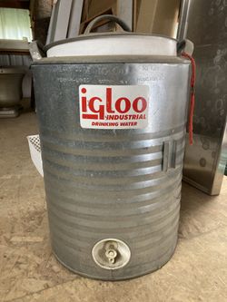 Igloo Industrial 3 Gallon Galvanized Drinking Water Jug Cooler Vintage Lot (6)