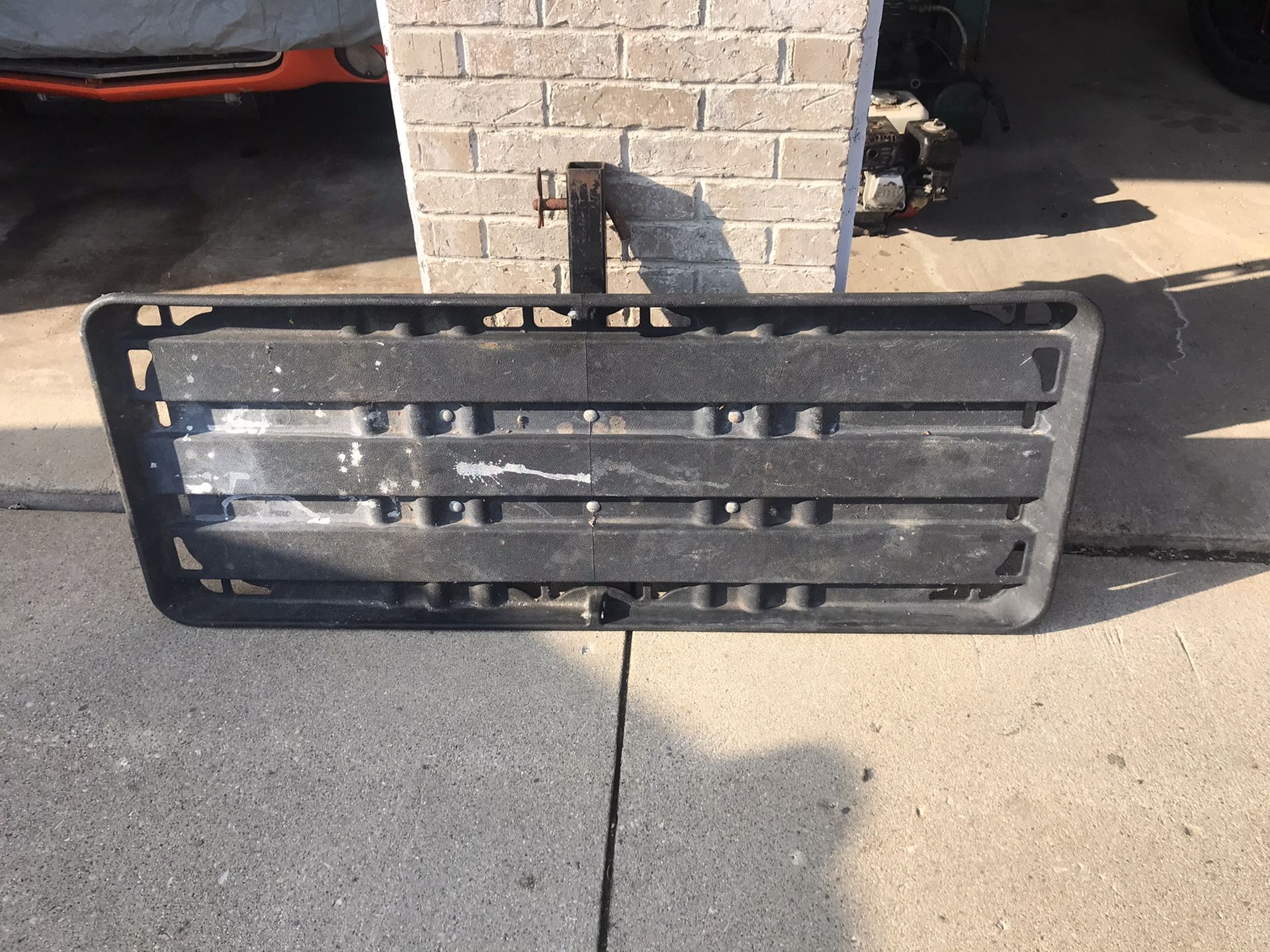 Trailer hitch rack
