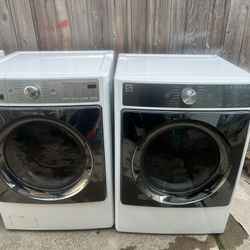 Kenmore Elite electric 220 volts front load washer and dryer with a three-month warranty in good condition. Free delivery in the Oakland area. Outside