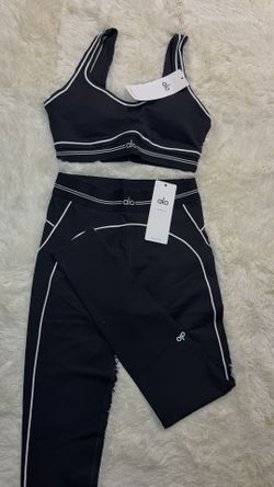 Alo Black Hearthrob Yoga Set