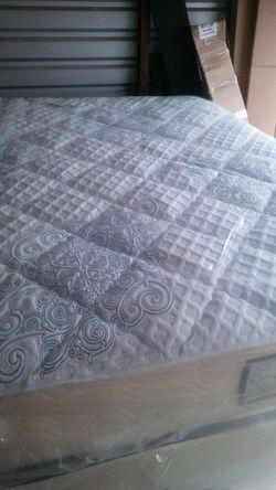 Serta Full Size Mattress & Box Spring