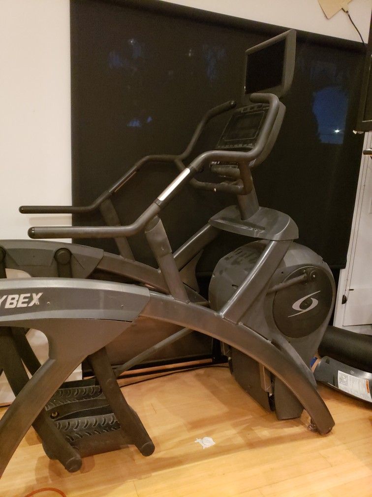 Cybex 750a ARC TRAINER