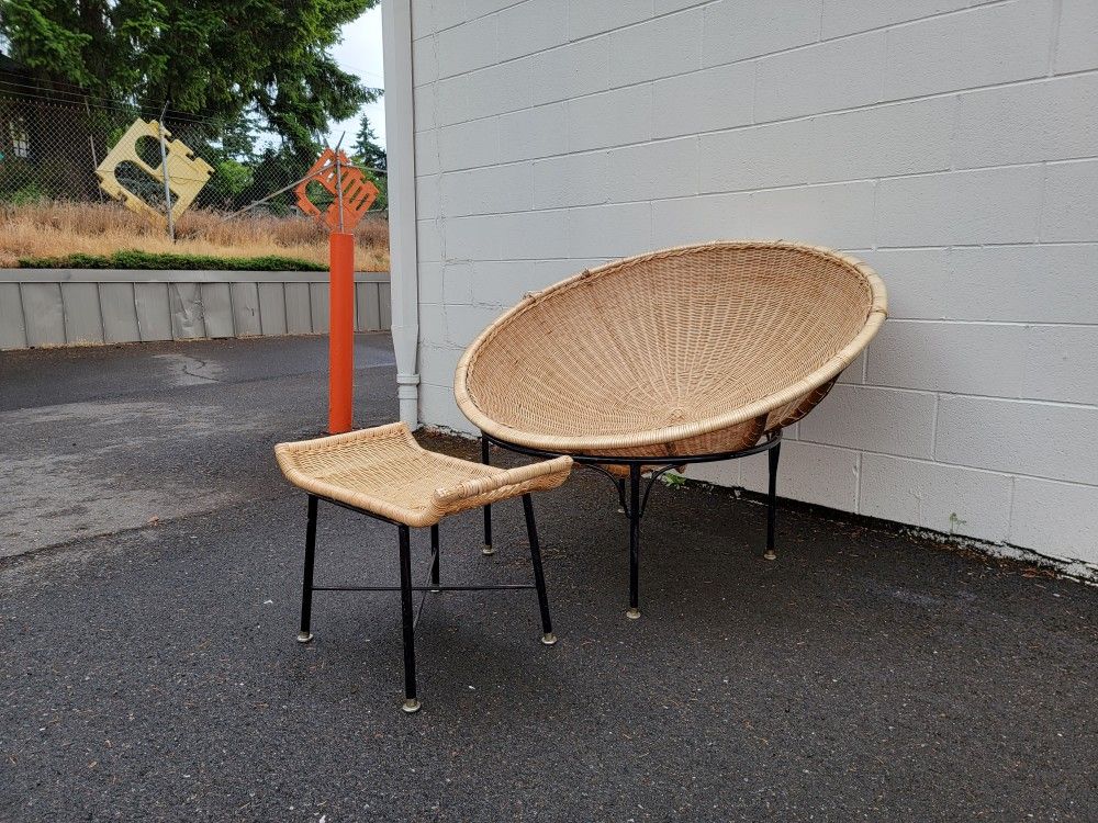 Mid Century Modern Lounge Chair and Ottoman
