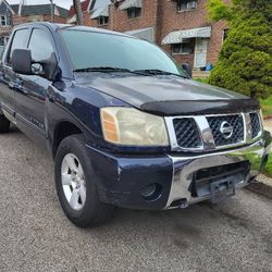Nissan Titan