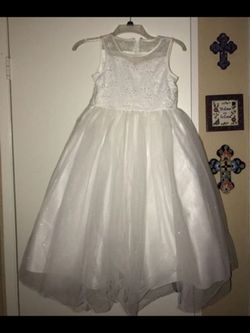 GIRLS WHITE DRESS SIZE 8 LIKE NEW WORN ONCE $40.00 LOCATED IN SAN CLEMENTE
