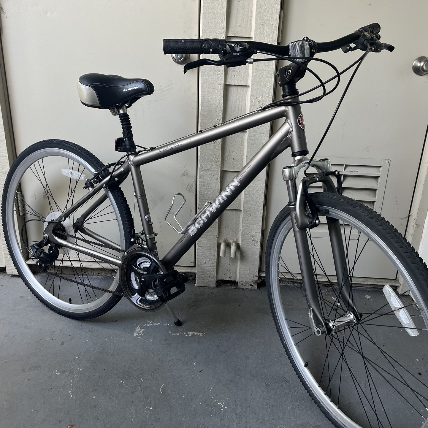 Schwinn trailway outlet