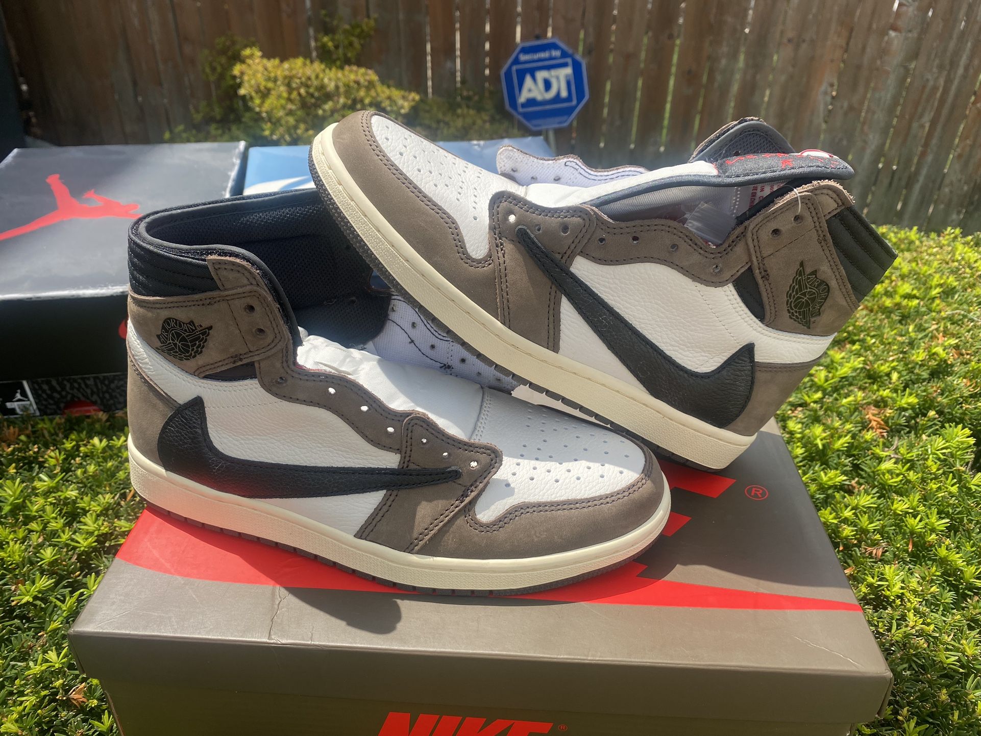 Nike Air Jordan 1 High Travis Scott Mocha Sz 8.5 FK