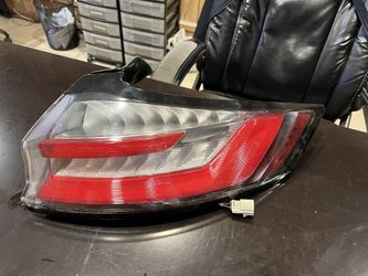2021-2023 Ford Edge RH Tailight 