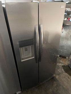 Frigidaire Gallery Side‑by‑Side Fridge – Stainless, Ice/Water Dispenser