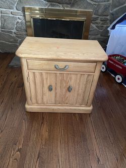 Pennsylvania House Oak Wood Nightstand with Drawer and Cabinet