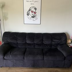 Black Plush 3-Seater Couch – Comfortable & Gently Used