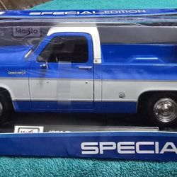 1974 C10 Maisto 1 18 