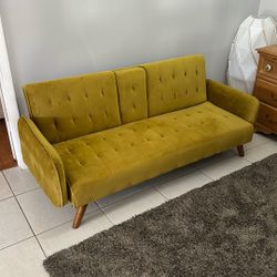 Selling Love Seat Futon 
