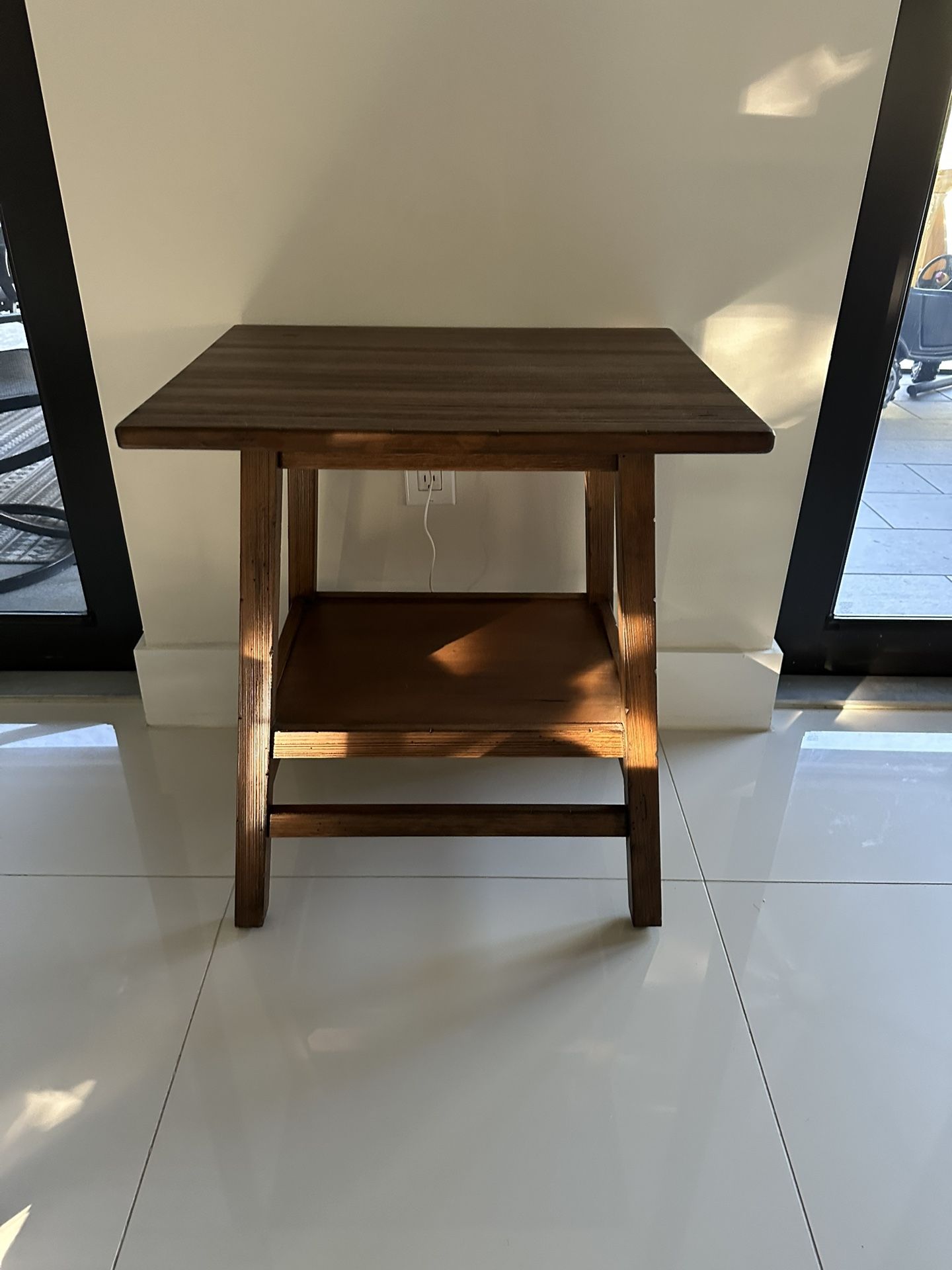 End/Side Table