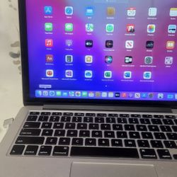 MacBook Pro 13"
Model A1502
i5 2.7 Ghz 8Ram 512SSD
Retina 2560x1600 
