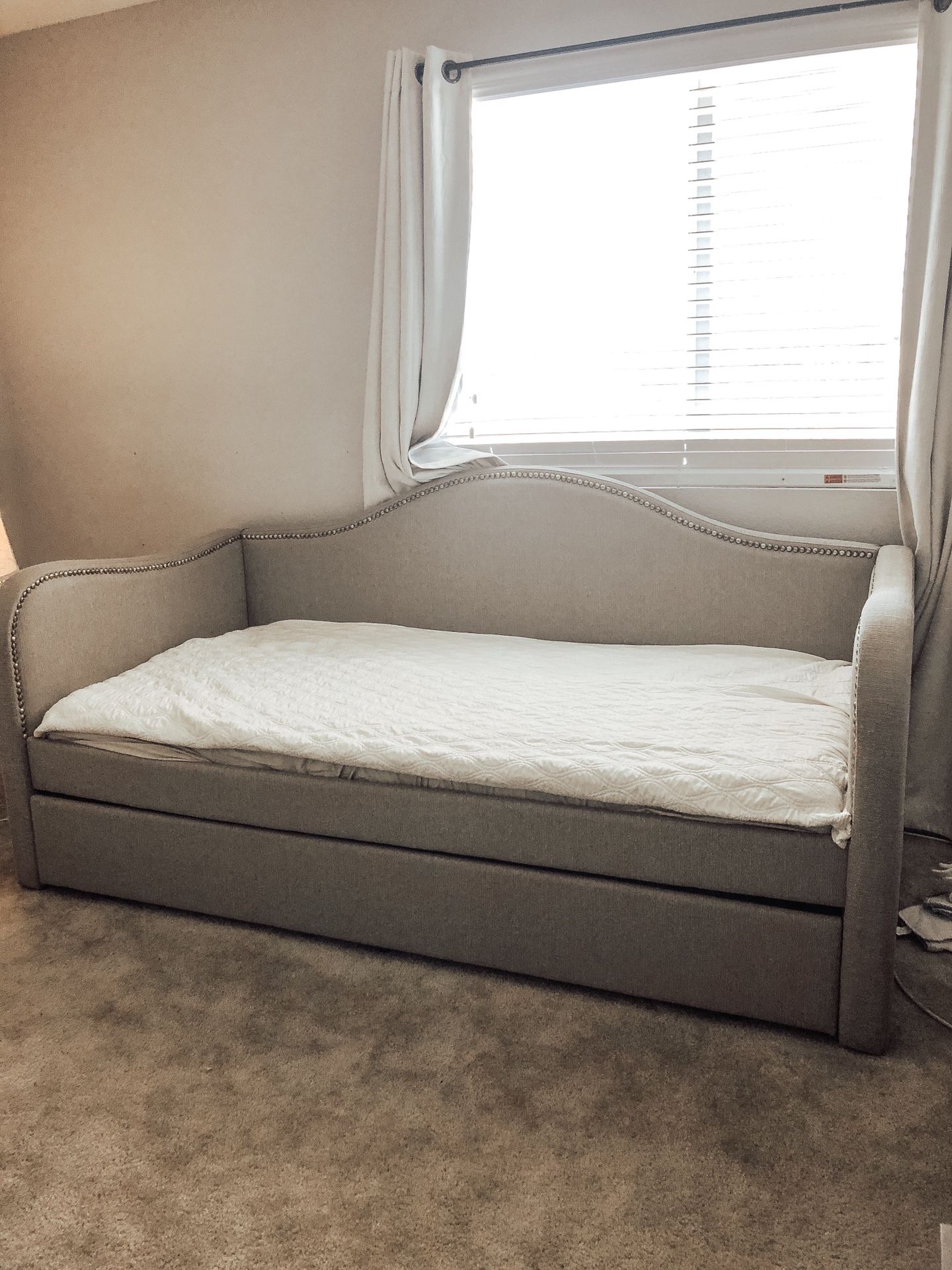 *Never slept on* Michelle Taupe Trundle Daybed by Pier 1