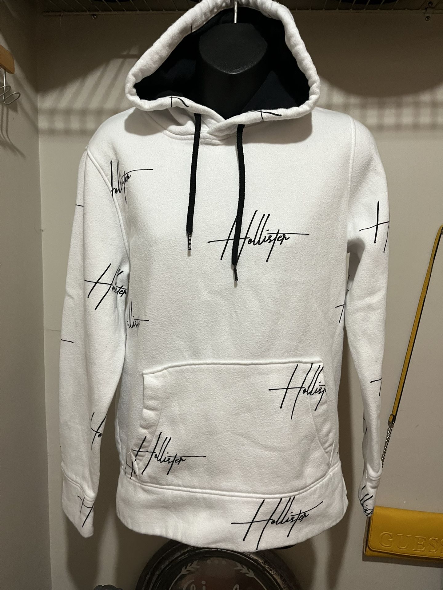 Hollister Sweater Size Extra Small